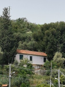 Alassio ,casa indipendente vista mare con giardino
